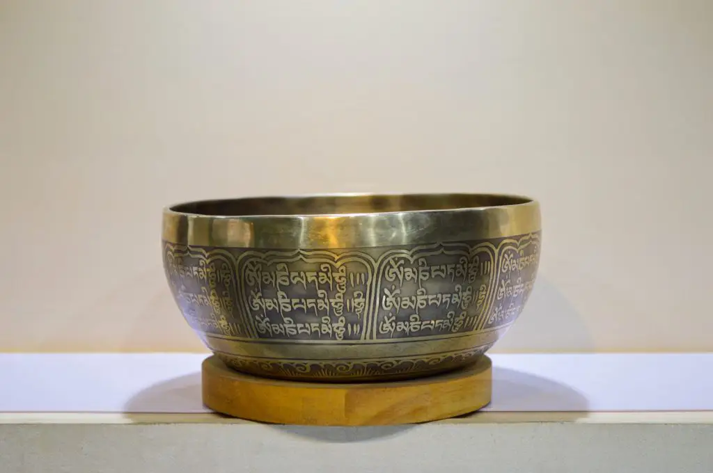 Etched Mantra Singing Bowls Made In Nepal
